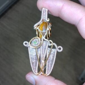 Pink 🩷 Alignment wire wrap pendant